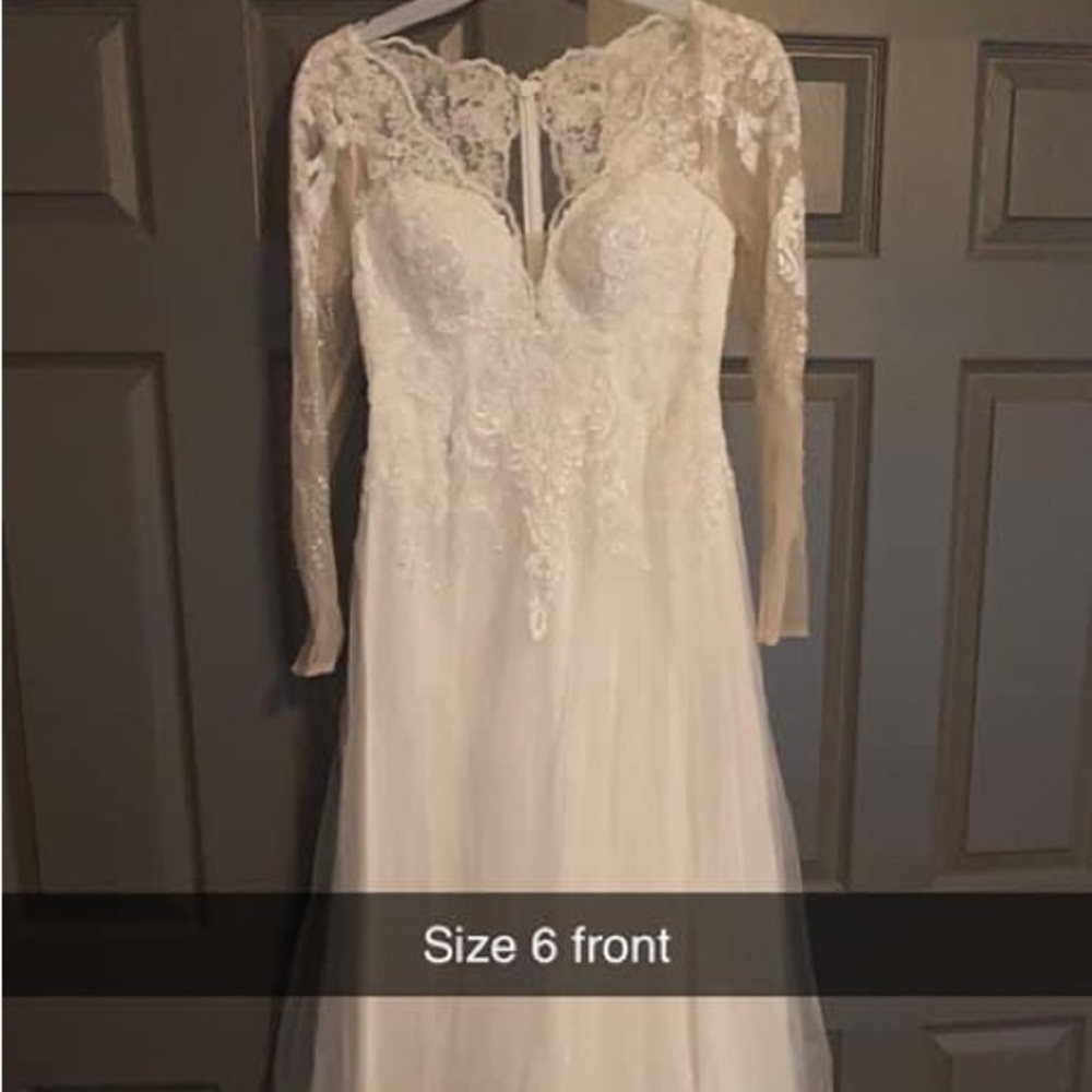 Dress is NEW, very beautiful and elegant.